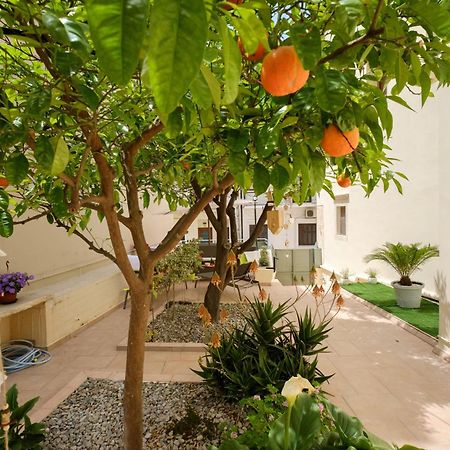 חאניה Home With Courtyard In Beating Heart Of Old Town! מראה חיצוני תמונה
