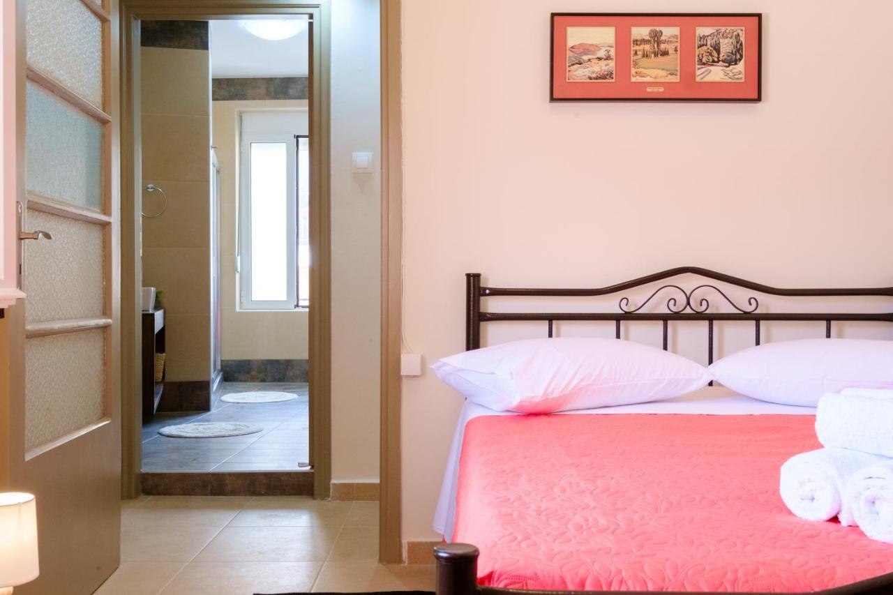 חאניה Home With Courtyard In Beating Heart Of Old Town! מראה חיצוני תמונה