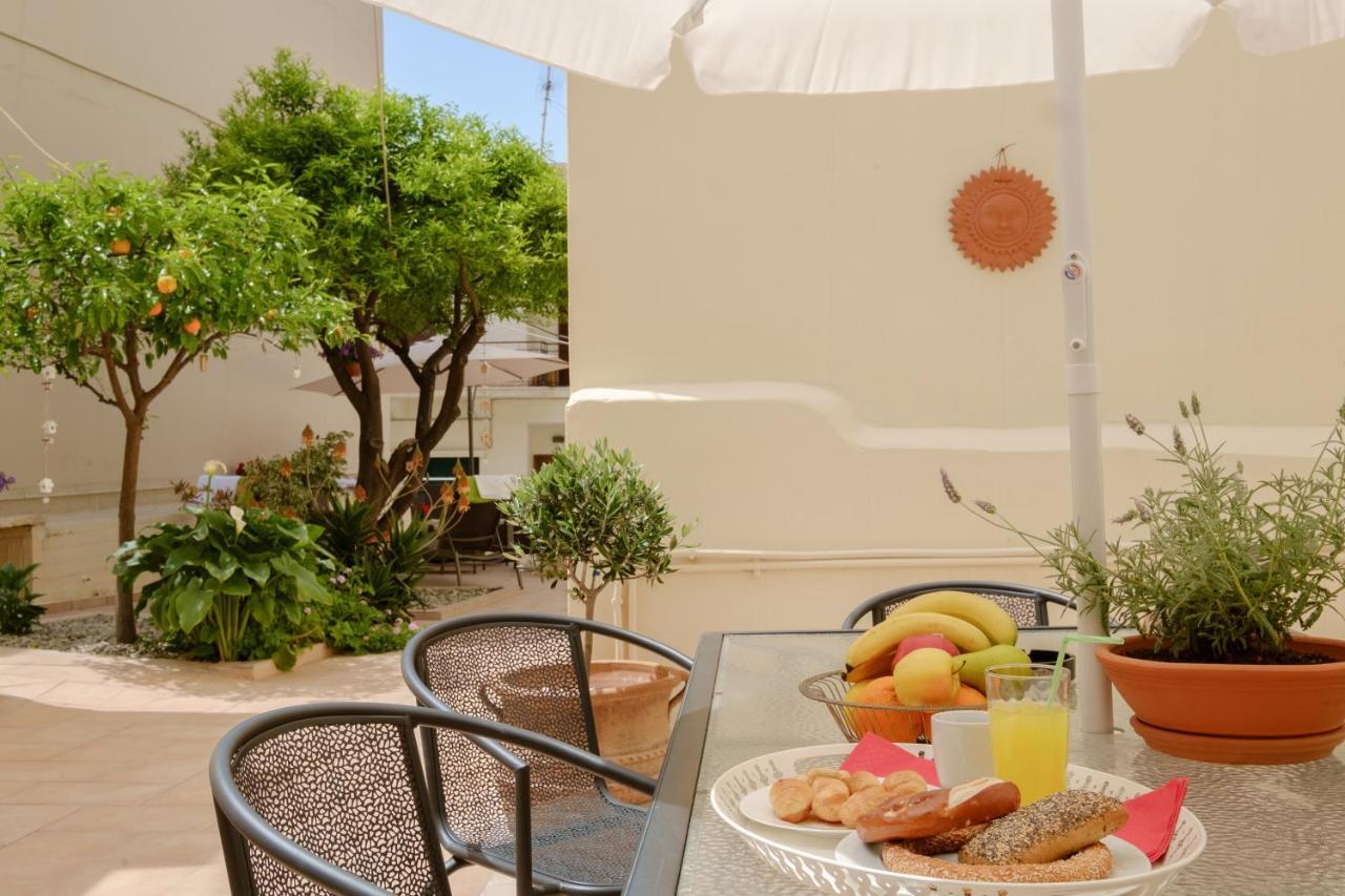 חאניה Home With Courtyard In Beating Heart Of Old Town! מראה חיצוני תמונה