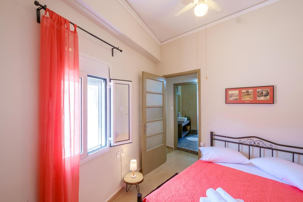 חאניה Home With Courtyard In Beating Heart Of Old Town! מראה חיצוני תמונה