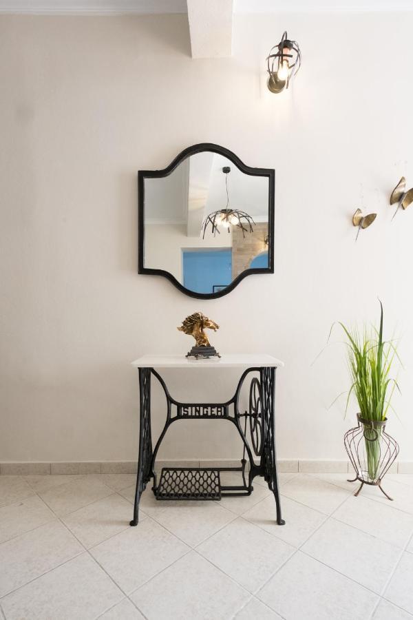 חאניה Home With Courtyard In Beating Heart Of Old Town! מראה חיצוני תמונה