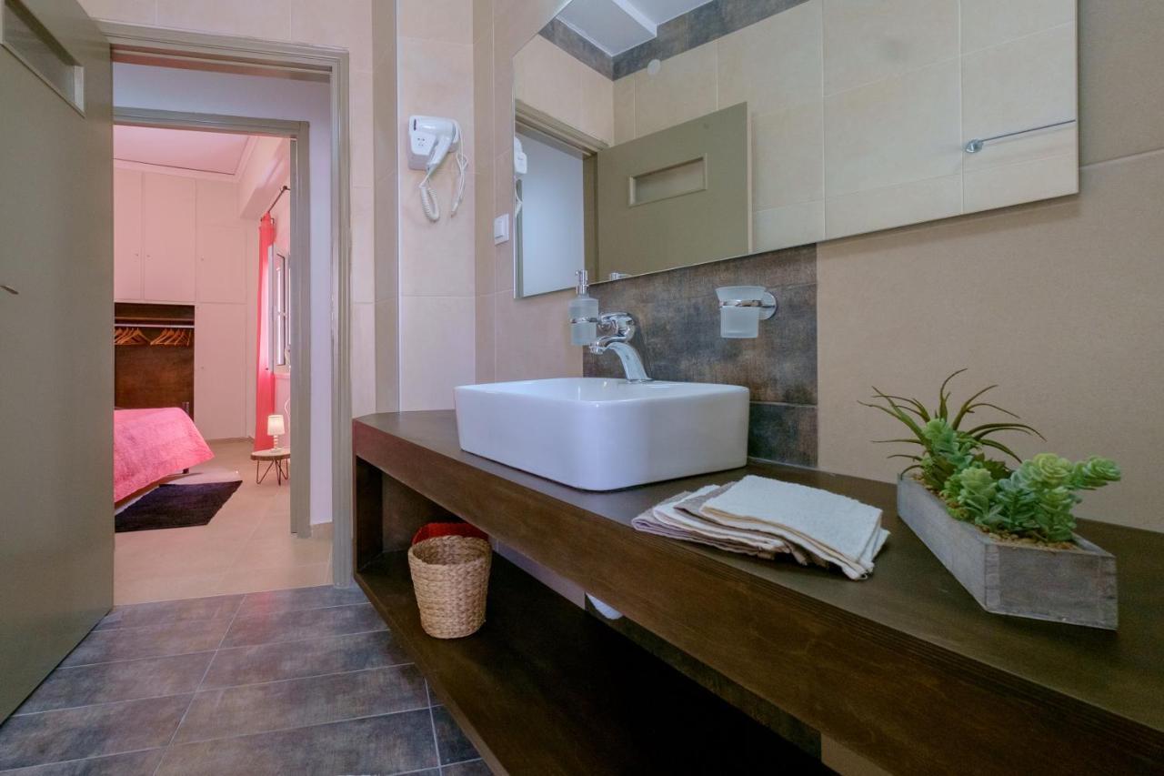 חאניה Home With Courtyard In Beating Heart Of Old Town! מראה חיצוני תמונה