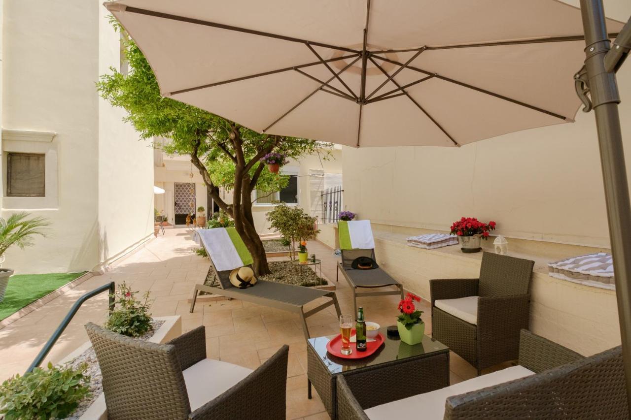 חאניה Home With Courtyard In Beating Heart Of Old Town! מראה חיצוני תמונה