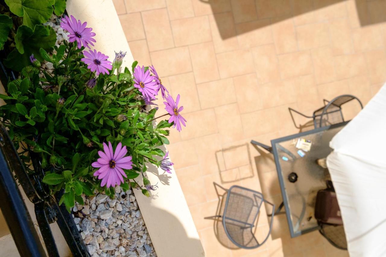חאניה Home With Courtyard In Beating Heart Of Old Town! מראה חיצוני תמונה